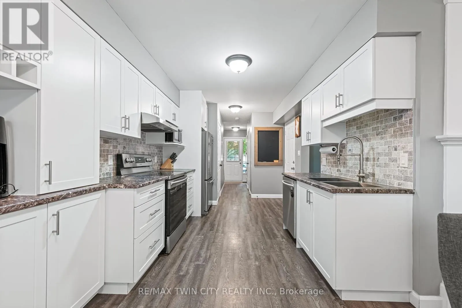 21 GRAYSTONE COURT