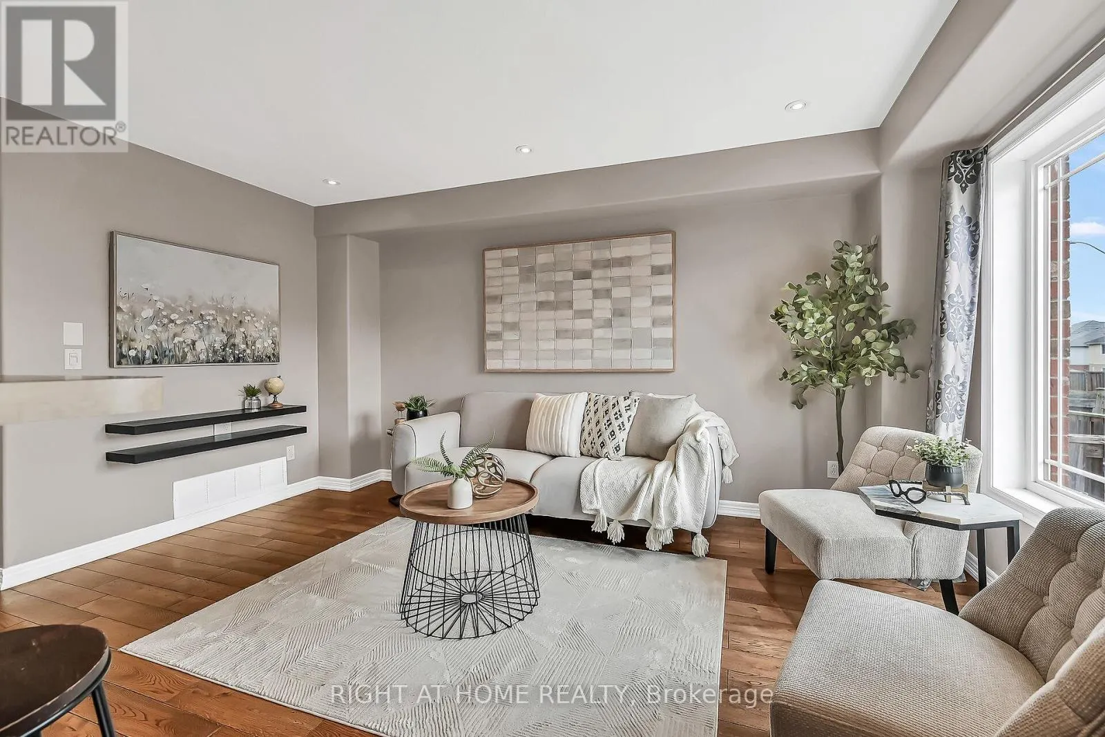 21 - 242 UPPER MOUNT ALBION ROAD