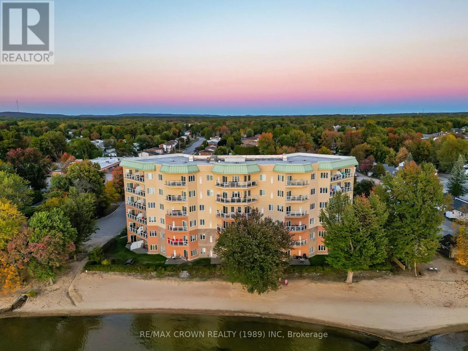 307 - 533 LAKESHORE DRIVE, #307