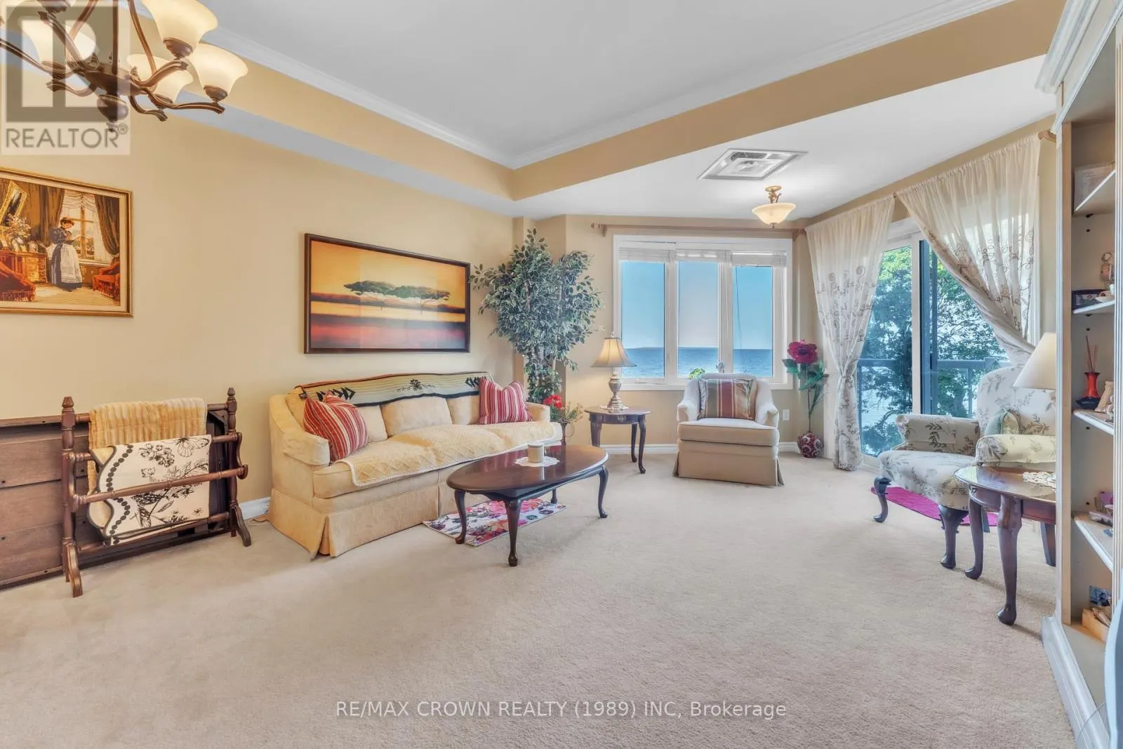 307 - 533 LAKESHORE DRIVE, #307