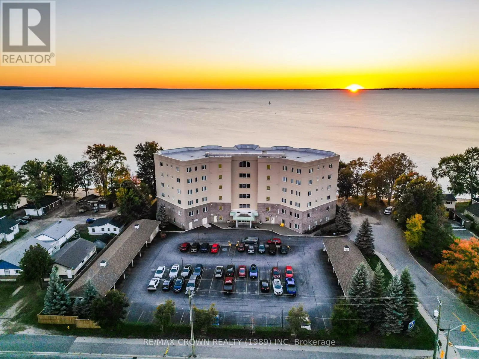 307 - 533 LAKESHORE DRIVE, #307