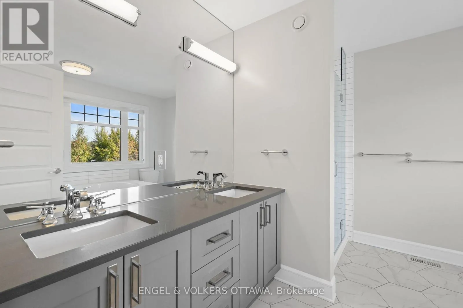 122 HELEN RAPP WAY