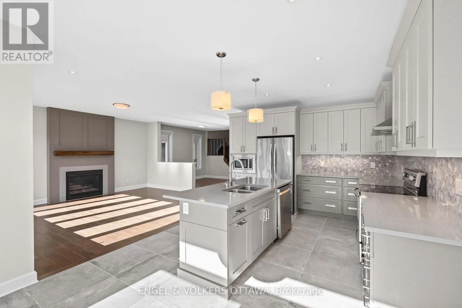 122 HELEN RAPP WAY