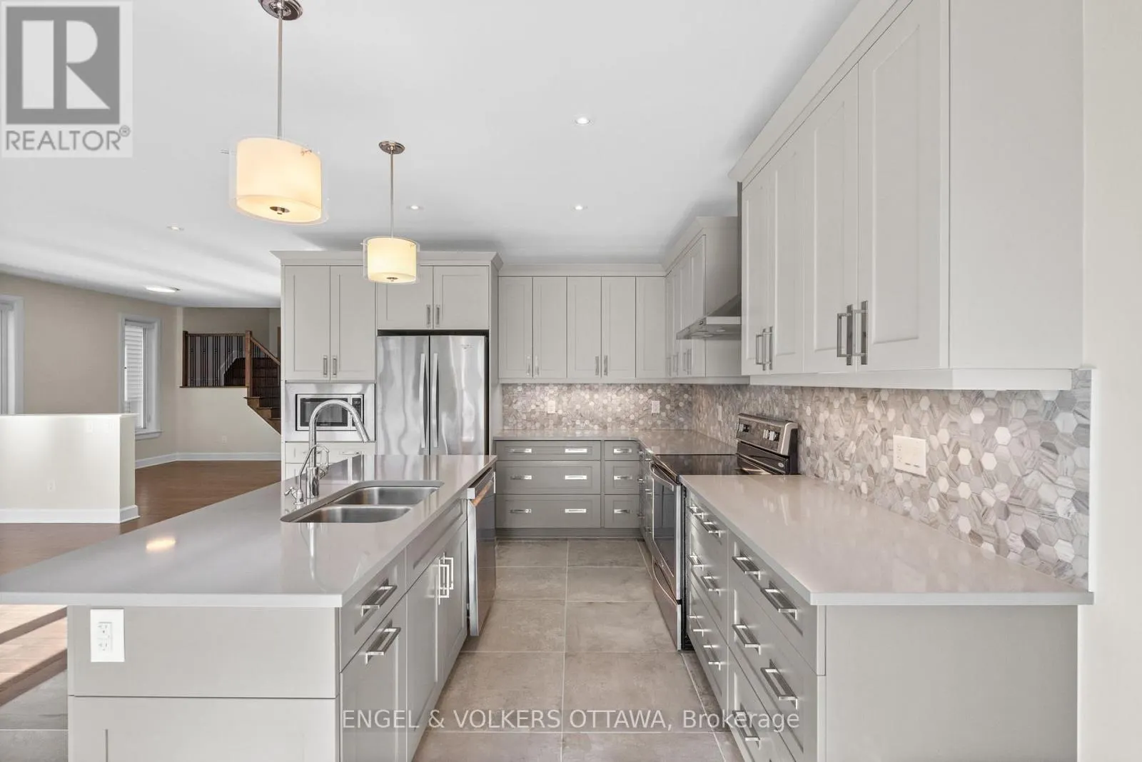 122 HELEN RAPP WAY