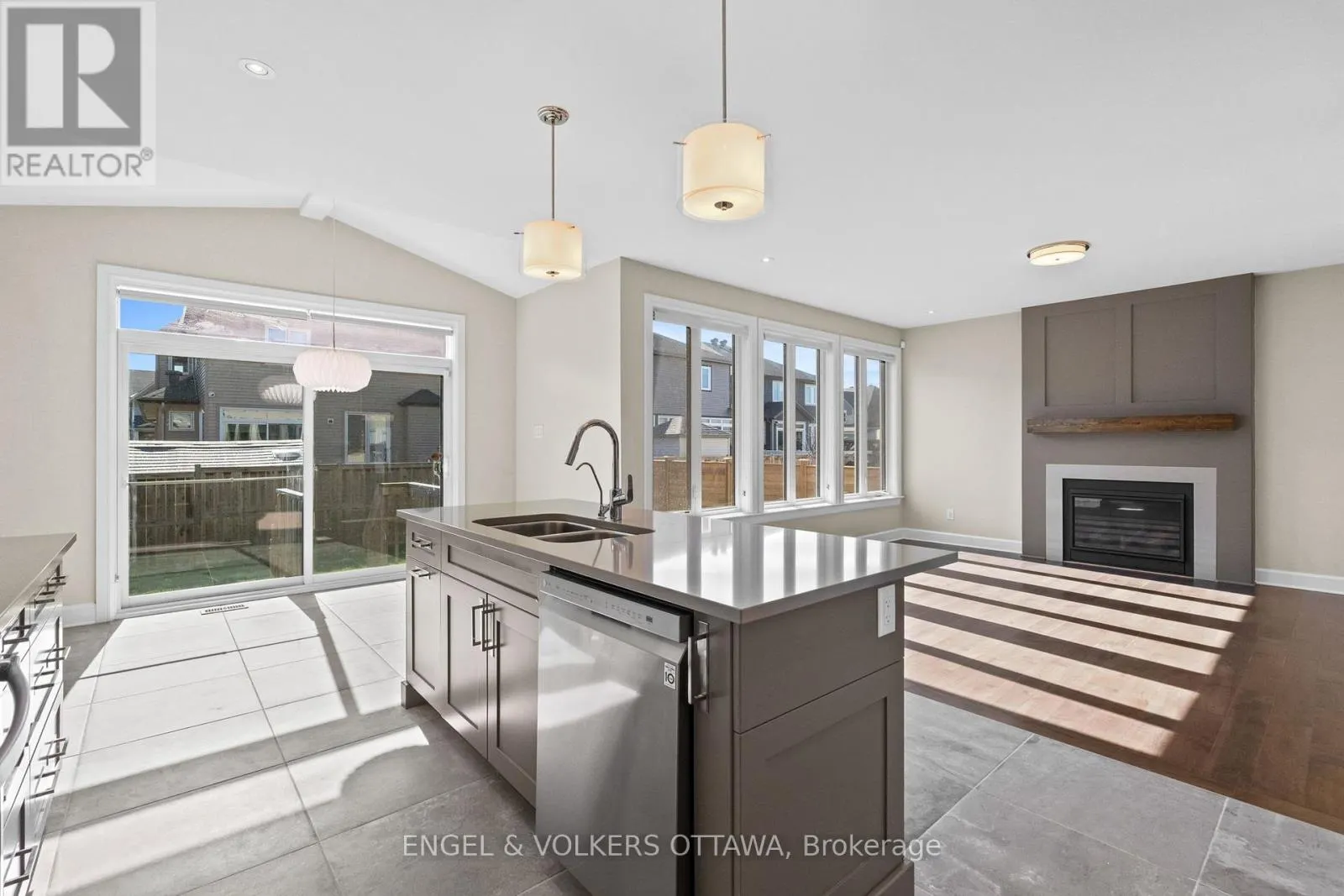 122 HELEN RAPP WAY