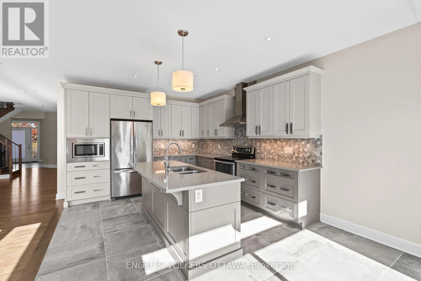 122 HELEN RAPP WAY