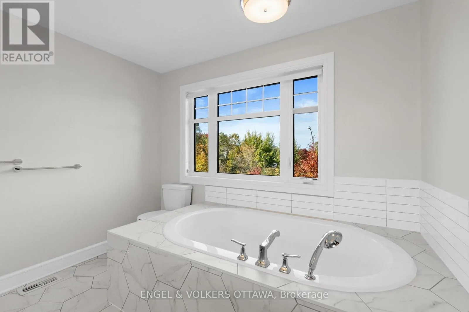 122 HELEN RAPP WAY