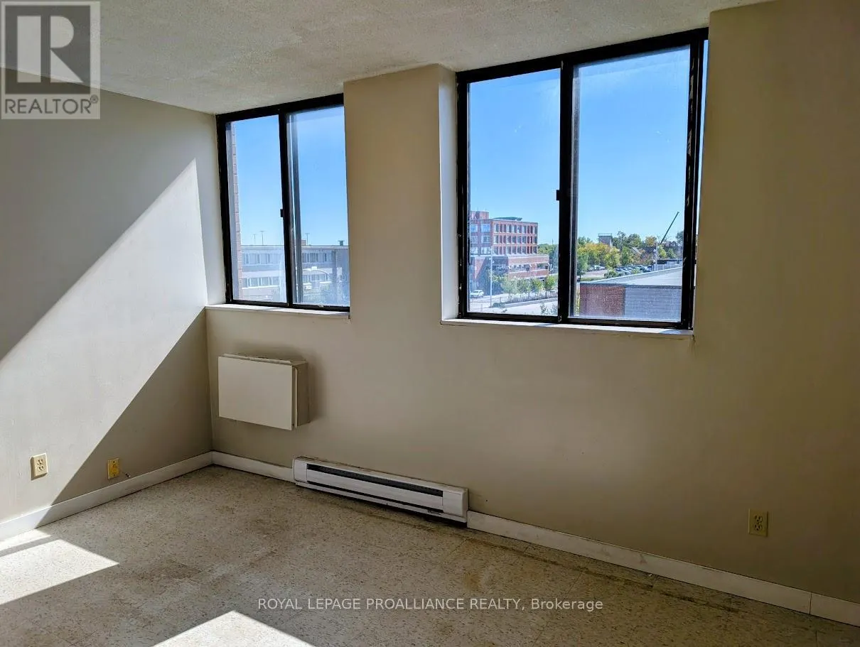 305 - 328 AYLMER STREET N, #305