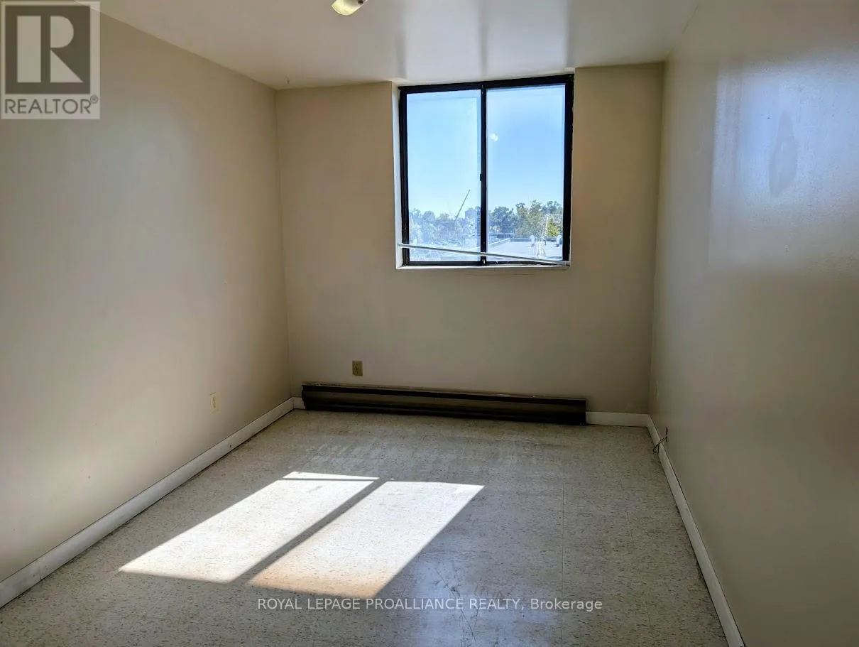 305 - 328 AYLMER STREET N, #305