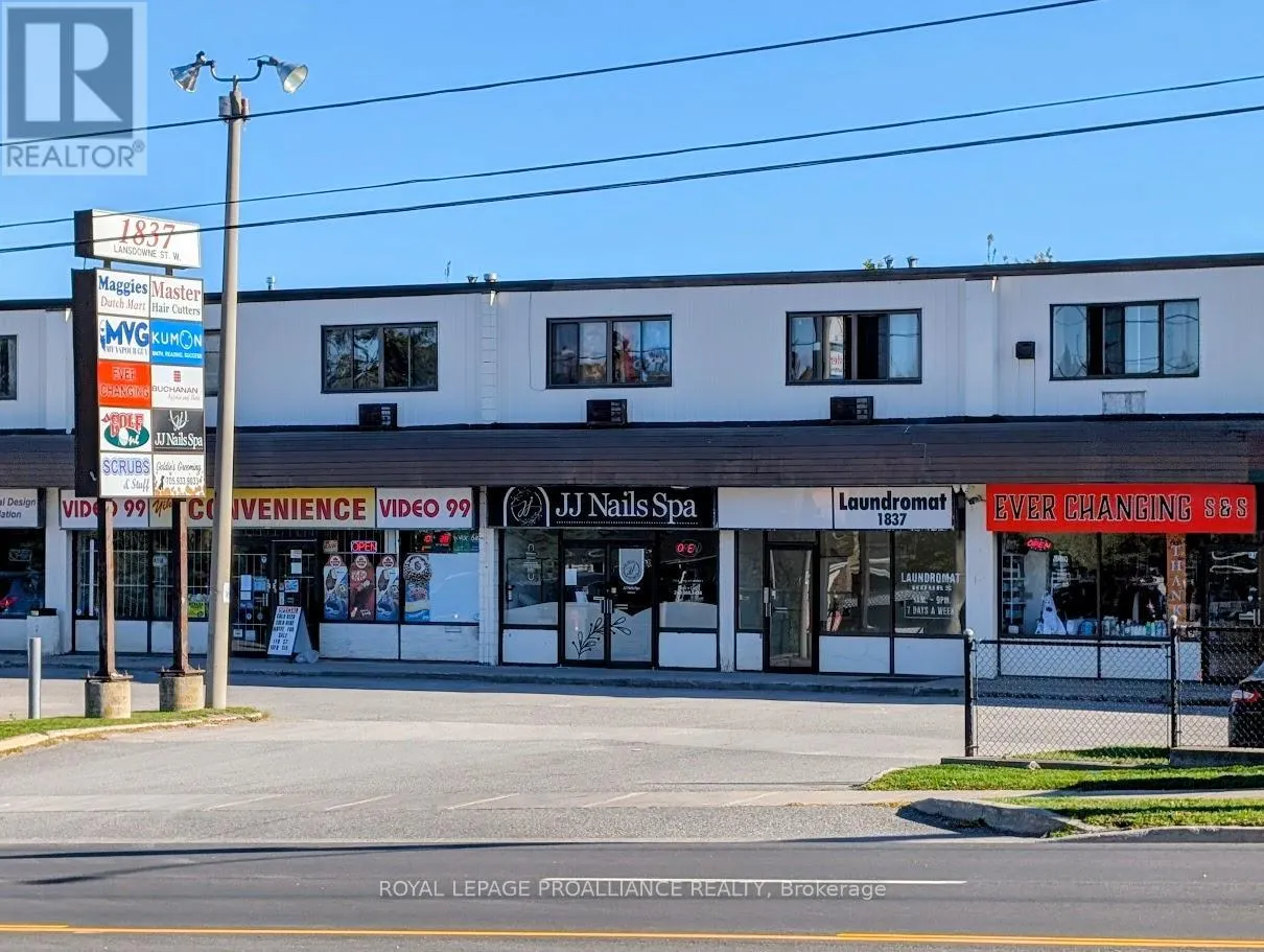 34 - 1837 LANSDOWNE STREET W, #34