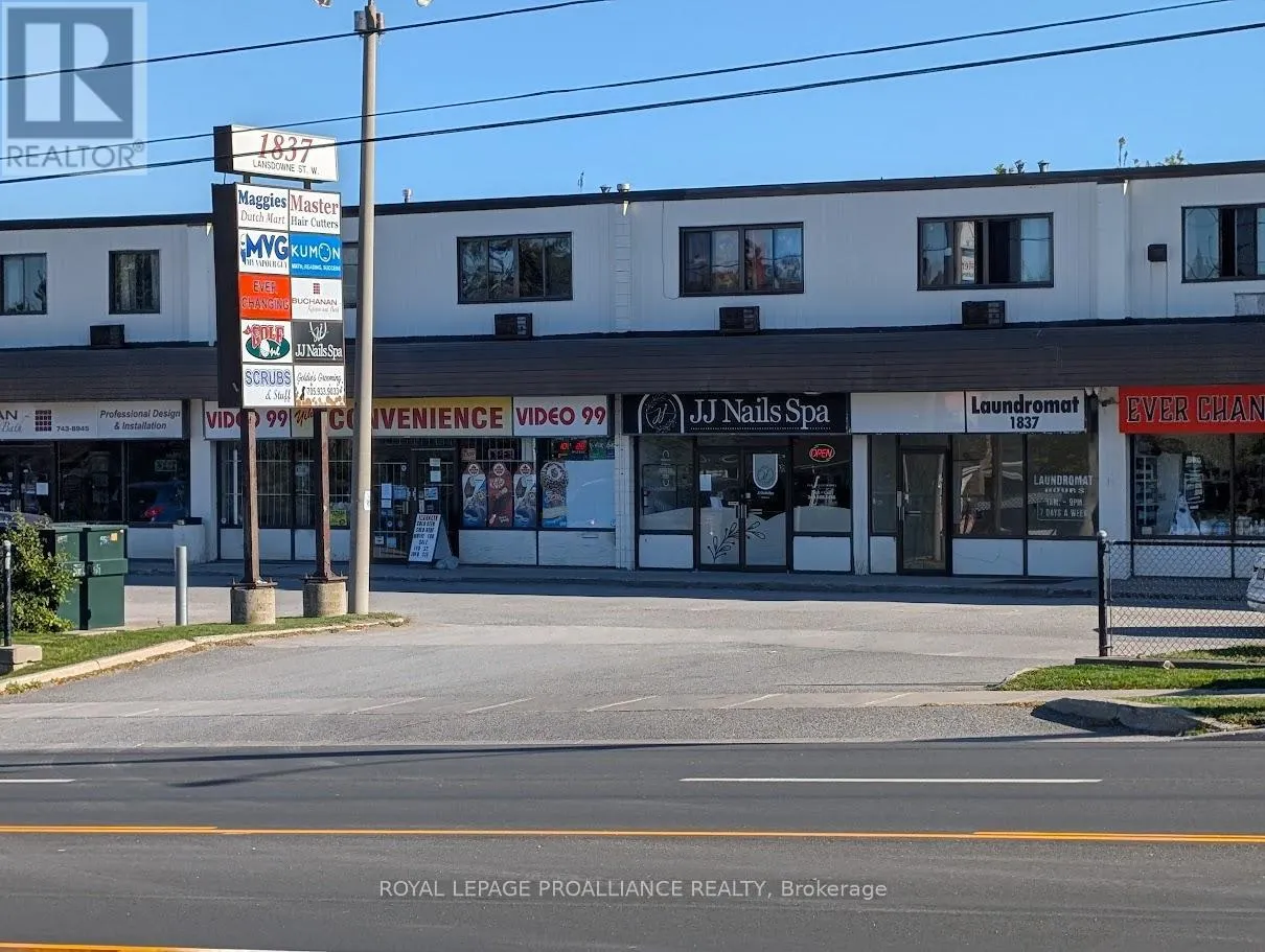 34 - 1837 LANSDOWNE STREET W, #34