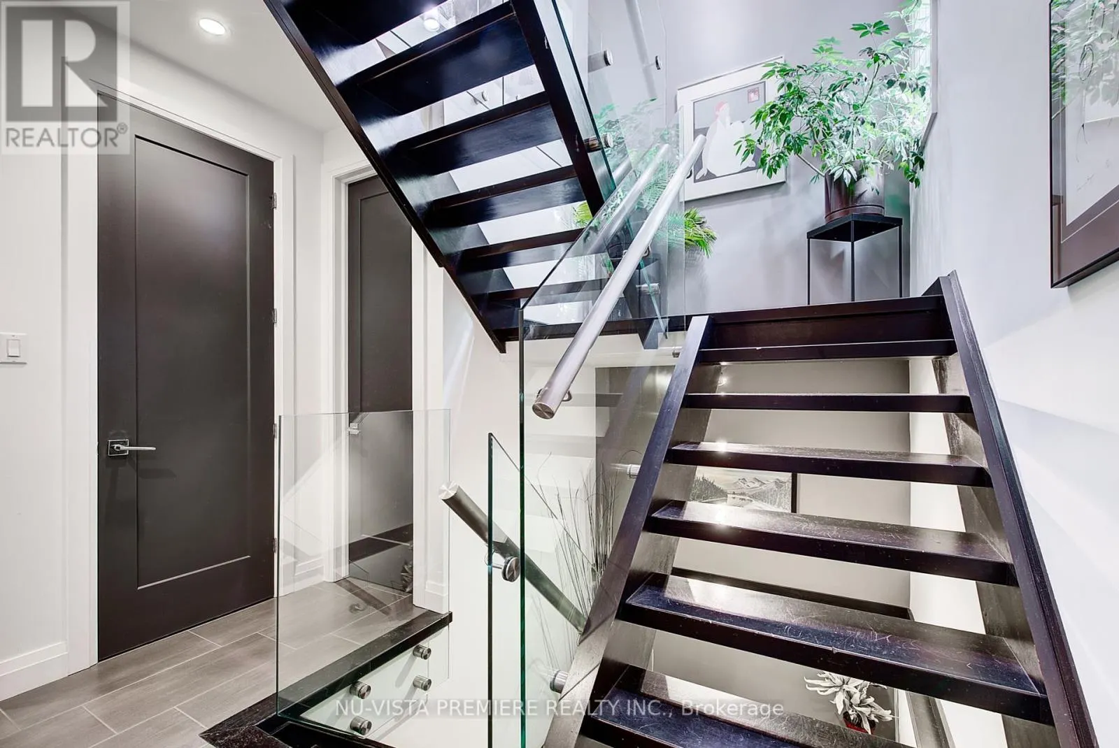 16 - 433 HYDE PARK ROAD, #16