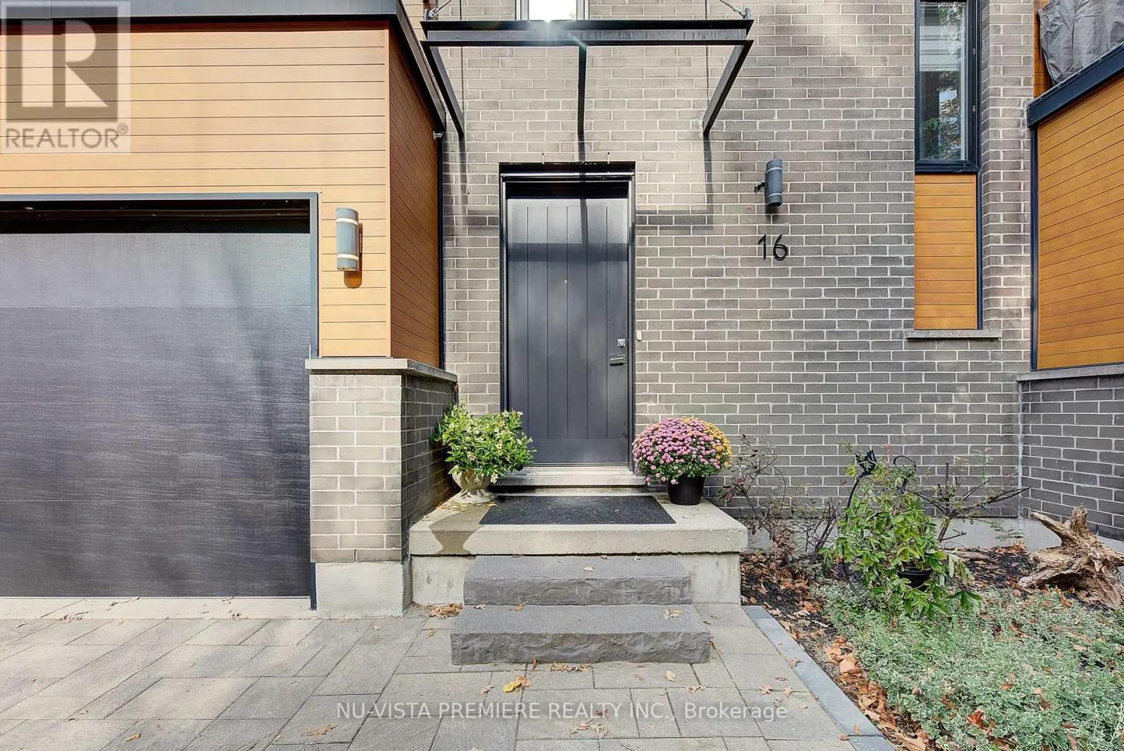 16 - 433 HYDE PARK ROAD, #16