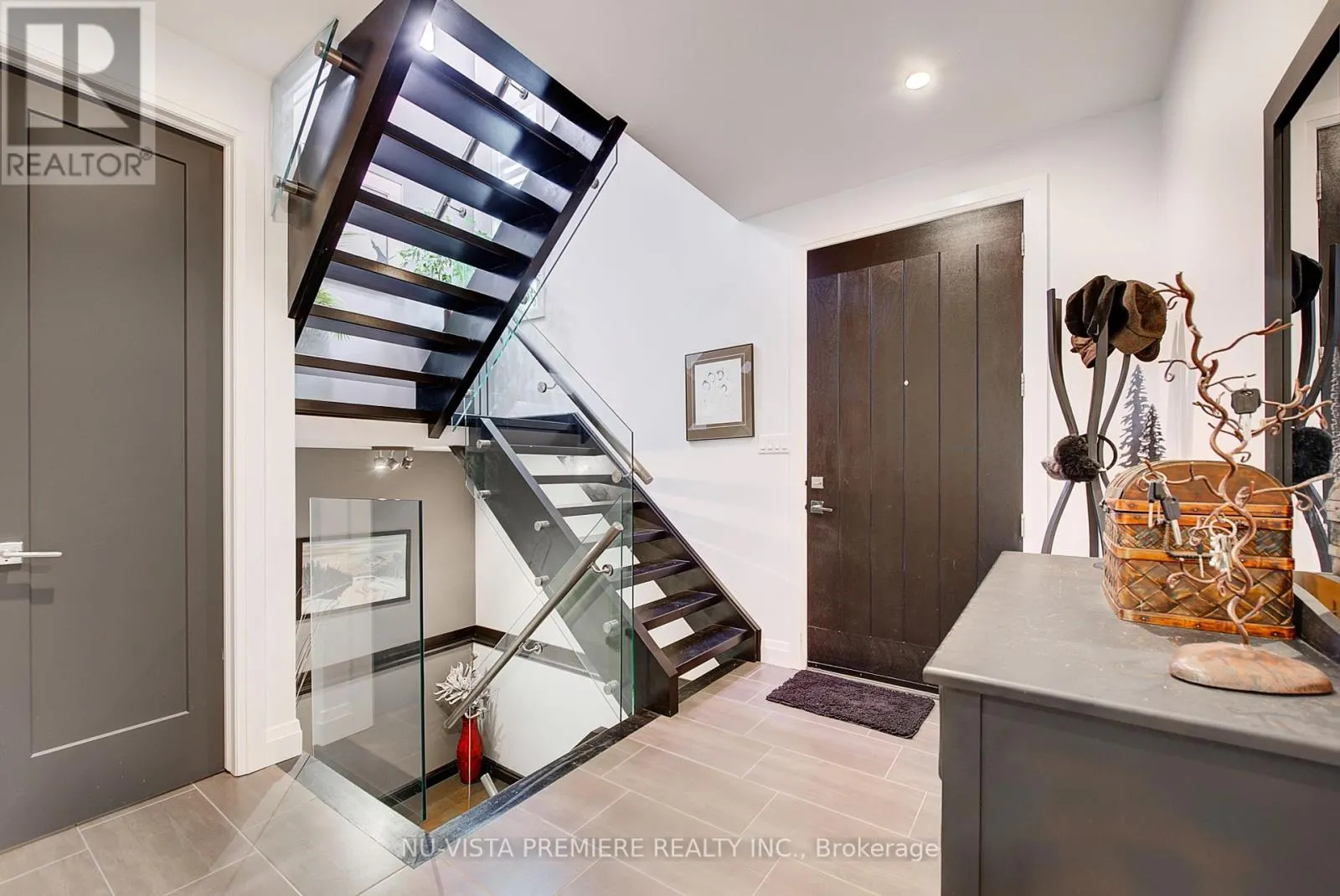 16 - 433 HYDE PARK ROAD, #16