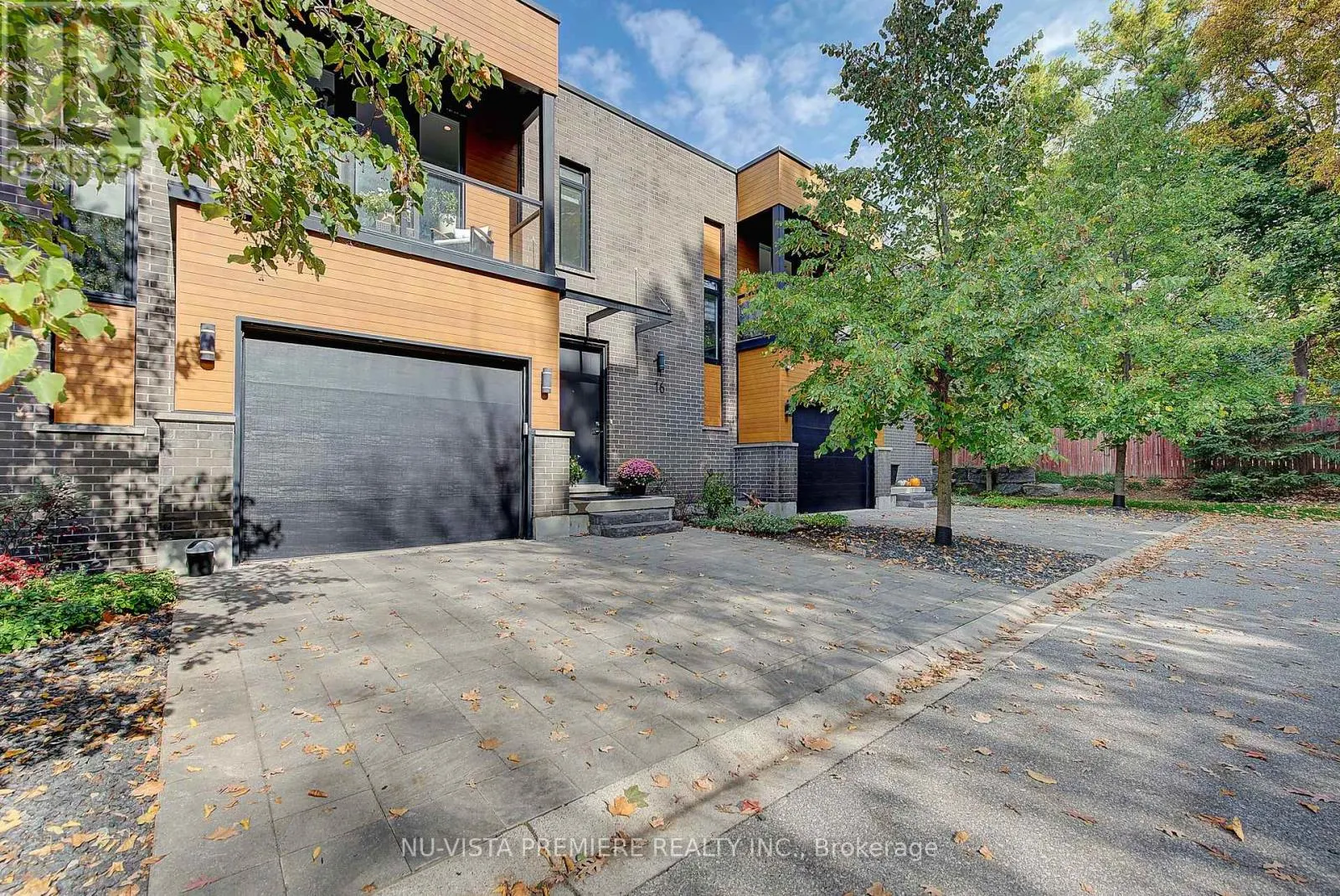 16 - 433 HYDE PARK ROAD, #16