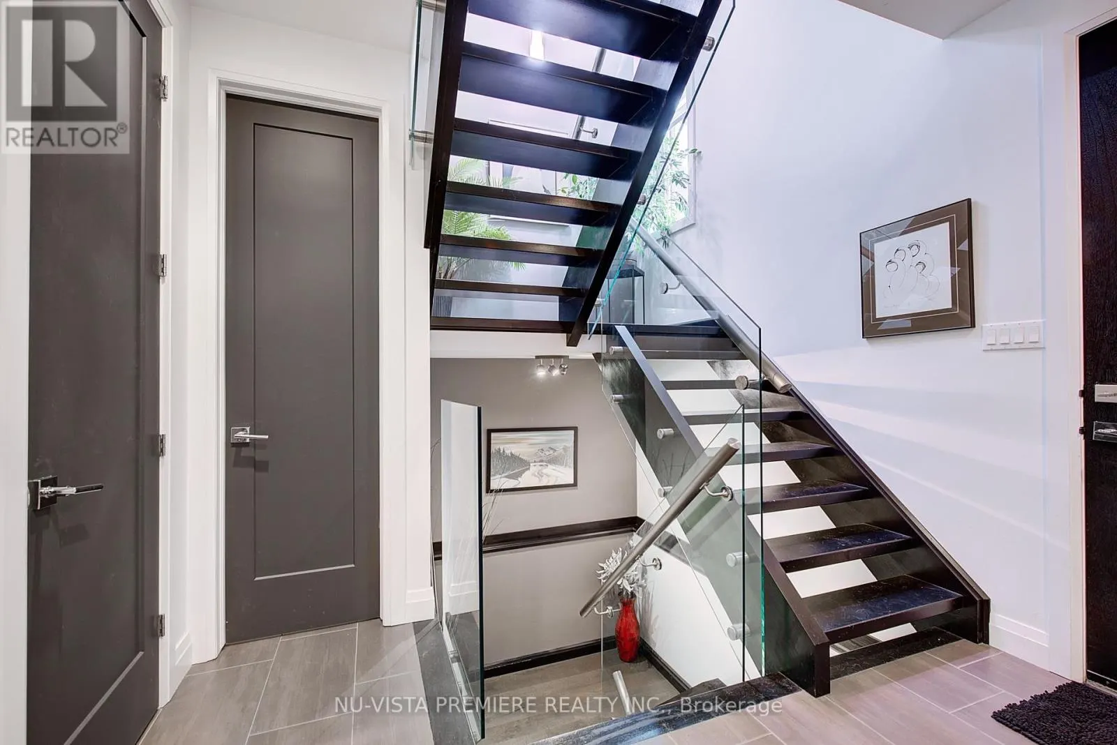 16 - 433 HYDE PARK ROAD, #16
