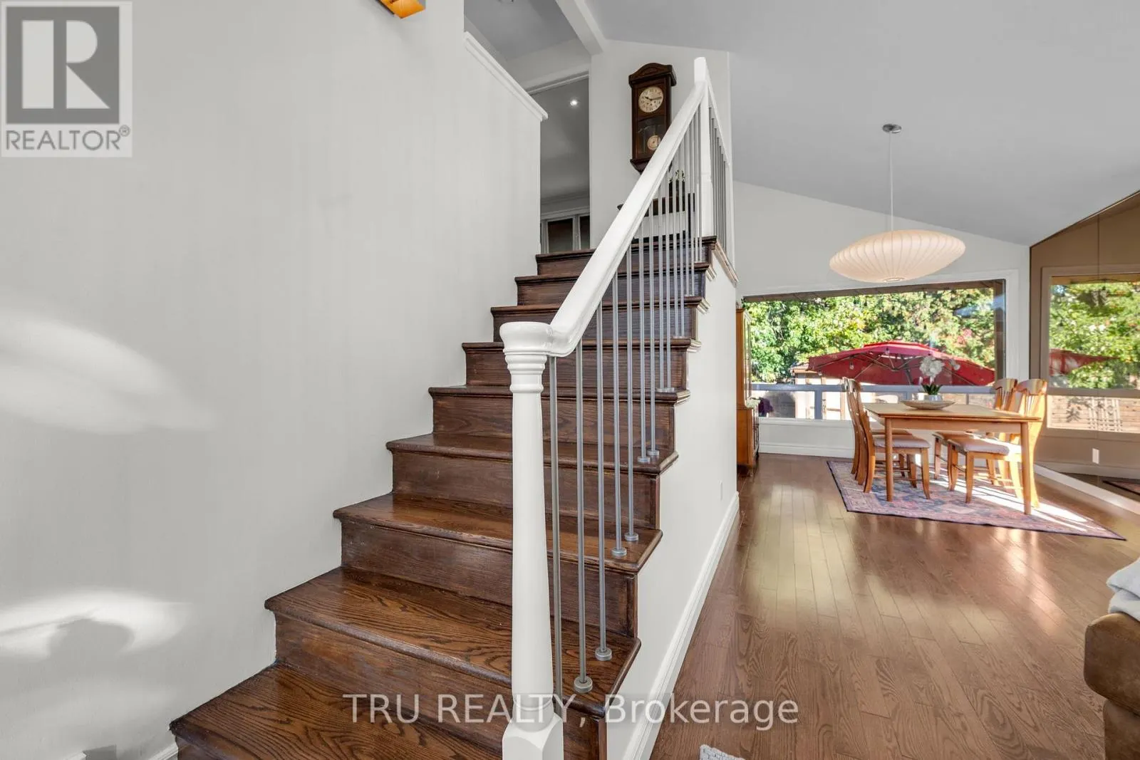189 ST LAURENT BOULEVARD