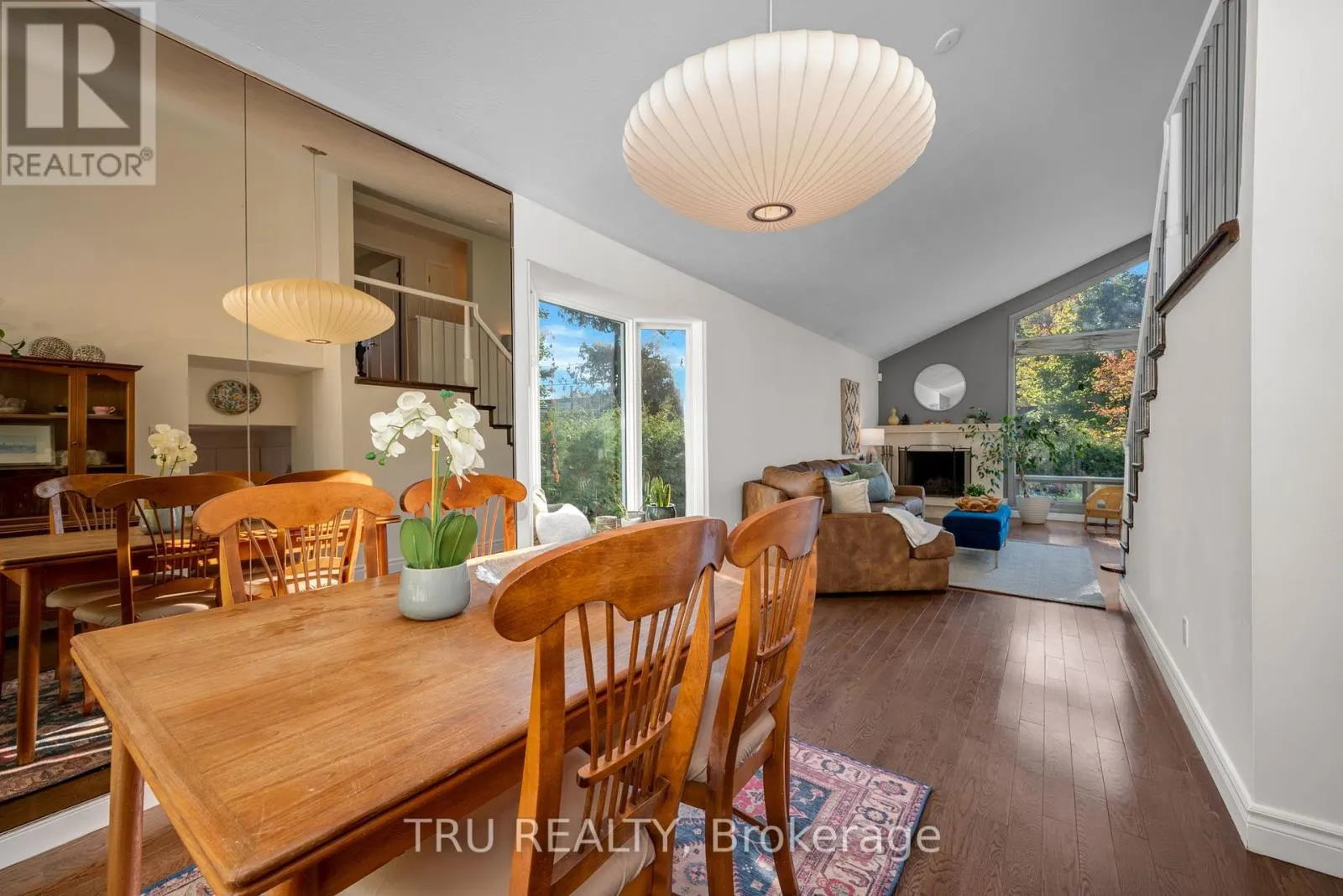 189 ST LAURENT BOULEVARD