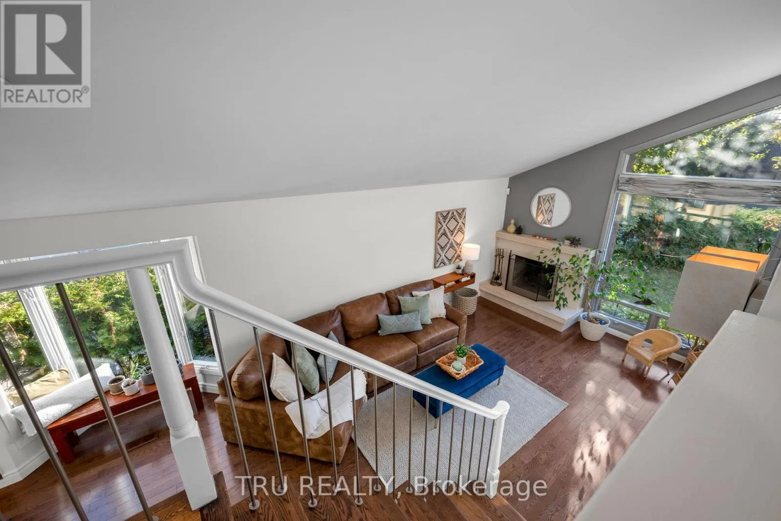 189 ST LAURENT BOULEVARD
