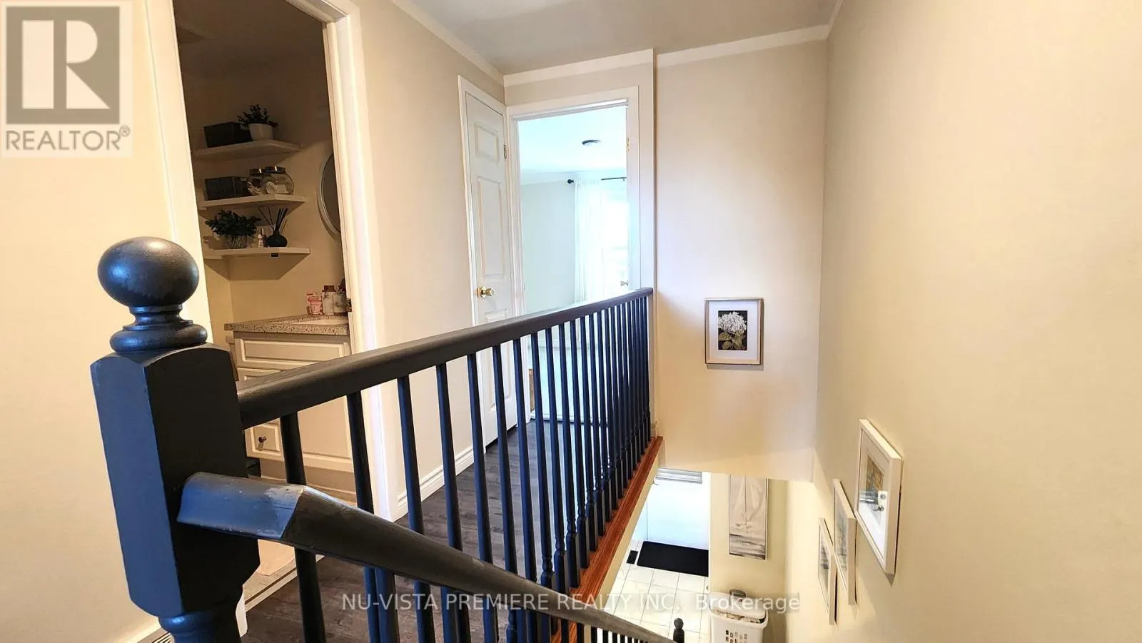 E - 143 WELLESLEY CRESCENT, #E