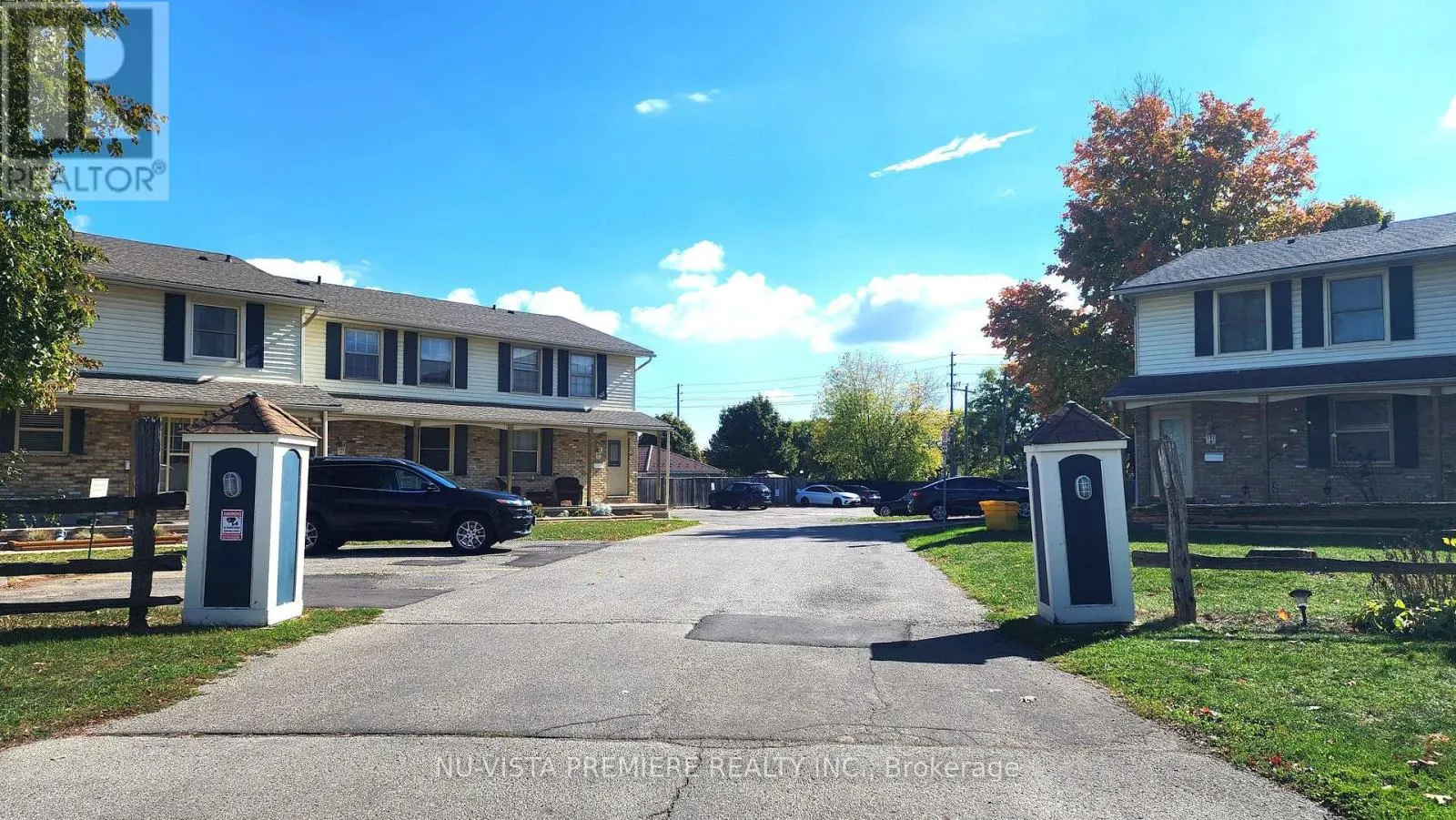 E - 143 WELLESLEY CRESCENT, #E