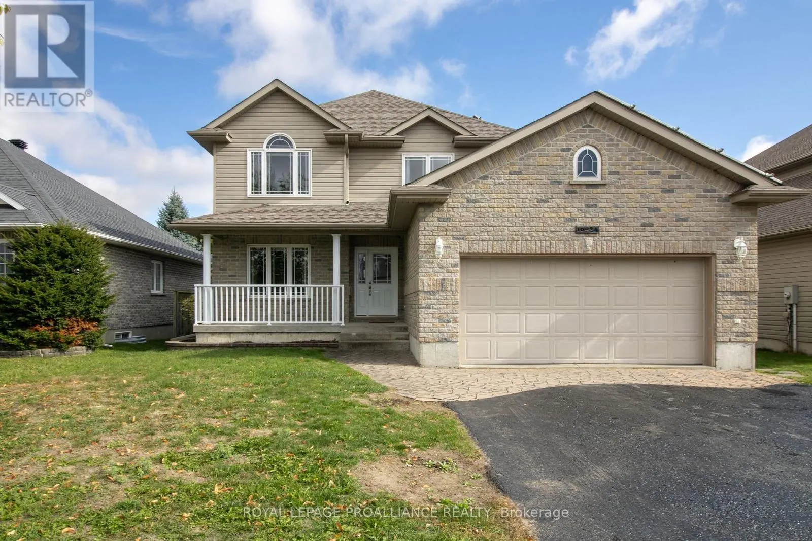 1009 CRESTWOOD DRIVE