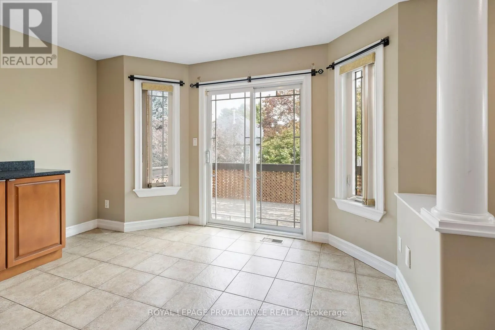 1009 CRESTWOOD DRIVE