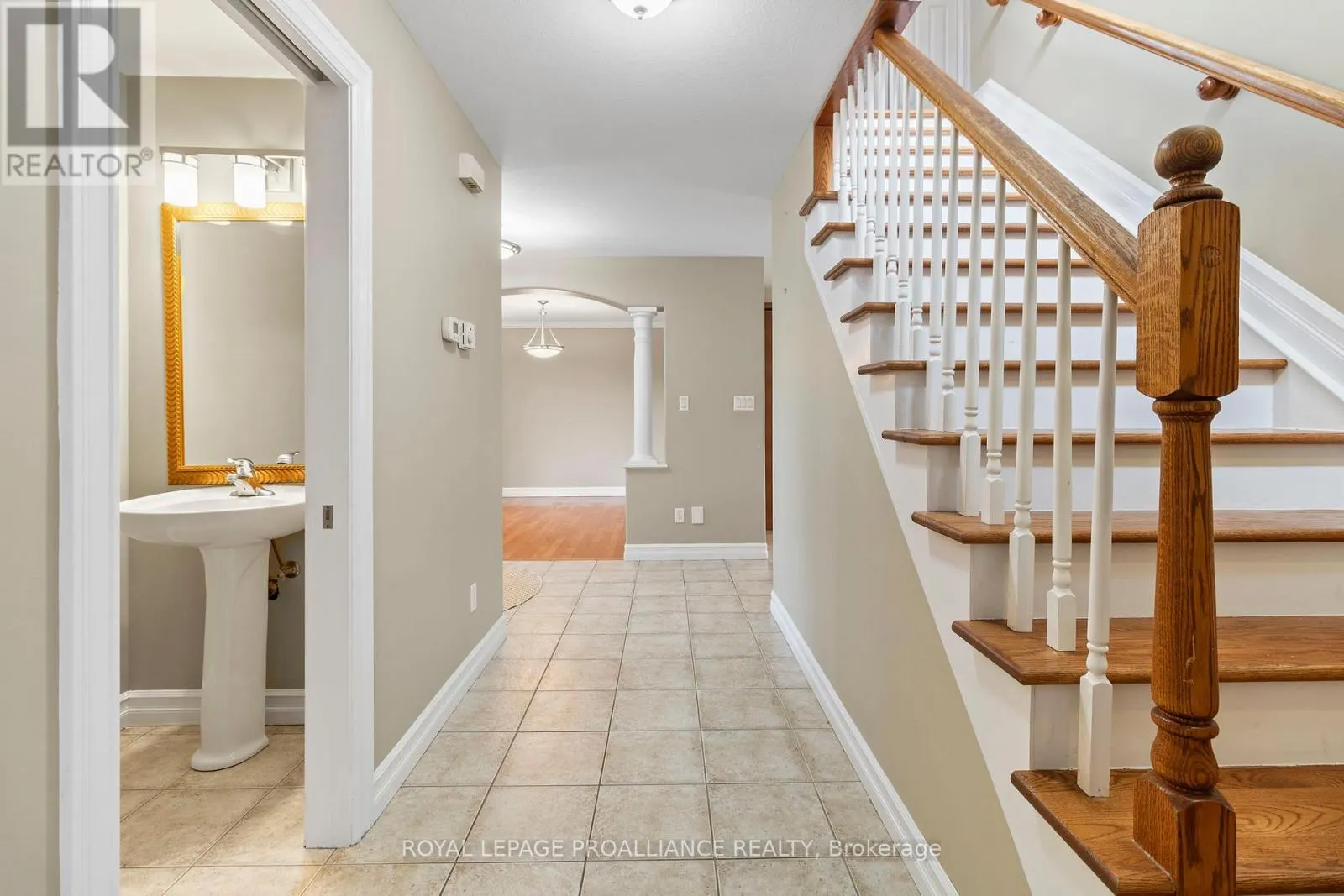 1009 CRESTWOOD DRIVE