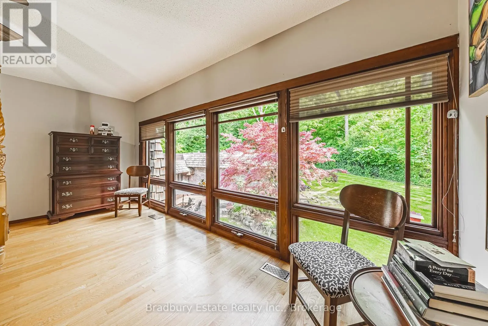 128 BUNKER HILL DRIVE