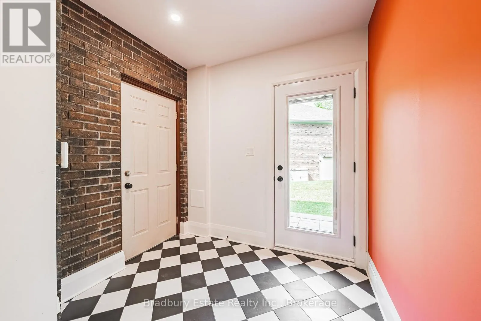 128 BUNKER HILL DRIVE
