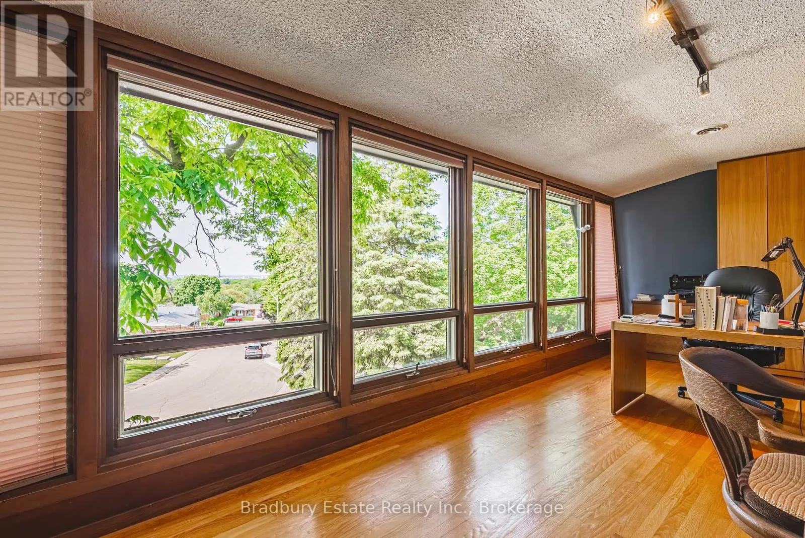 128 BUNKER HILL DRIVE