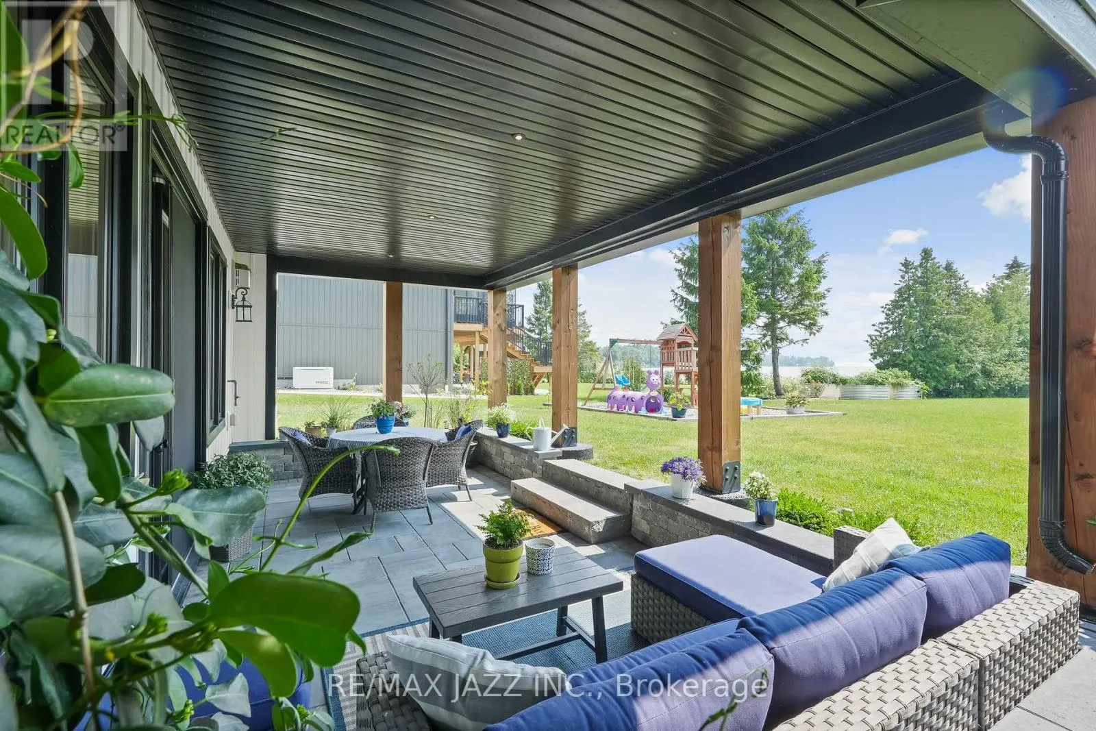48 PLEASANT VIEW CRESCENT