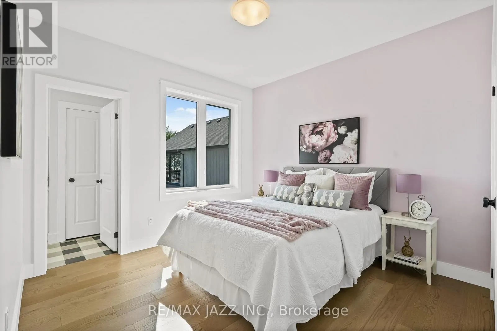 48 PLEASANT VIEW CRESCENT