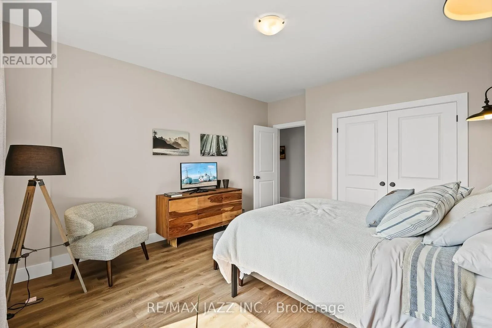 48 PLEASANT VIEW CRESCENT
