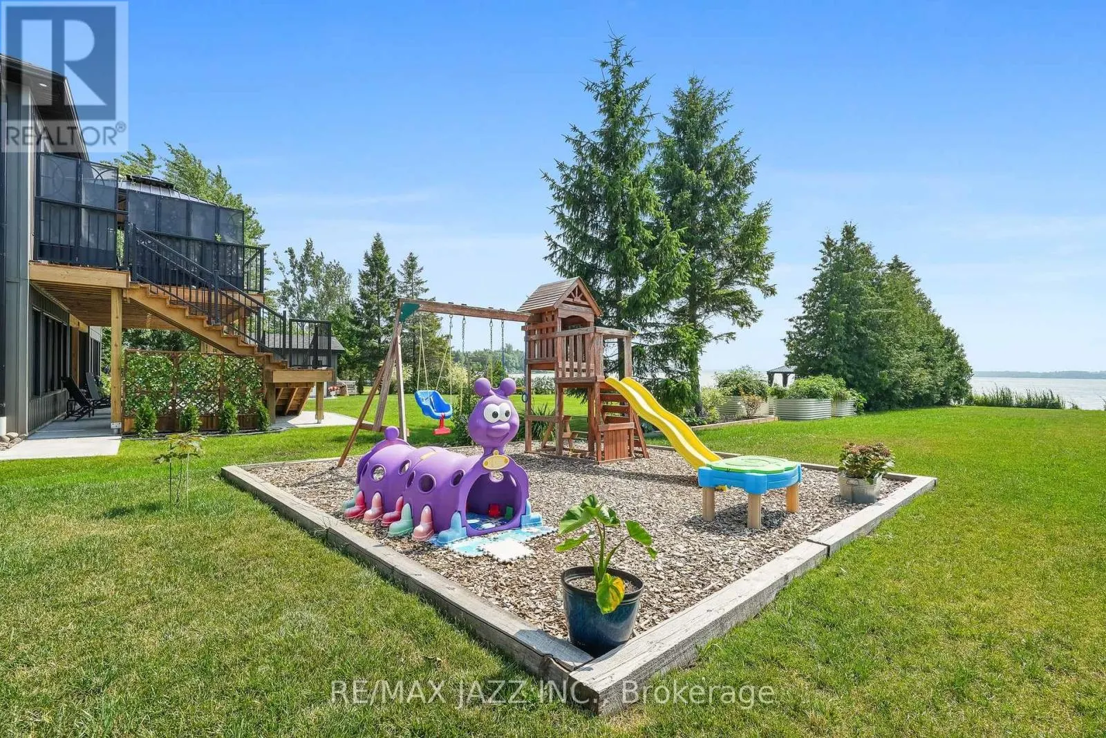 48 PLEASANT VIEW CRESCENT