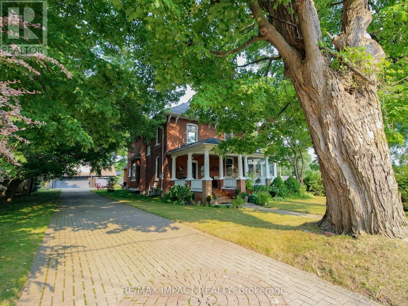 33 DIVISION STREET