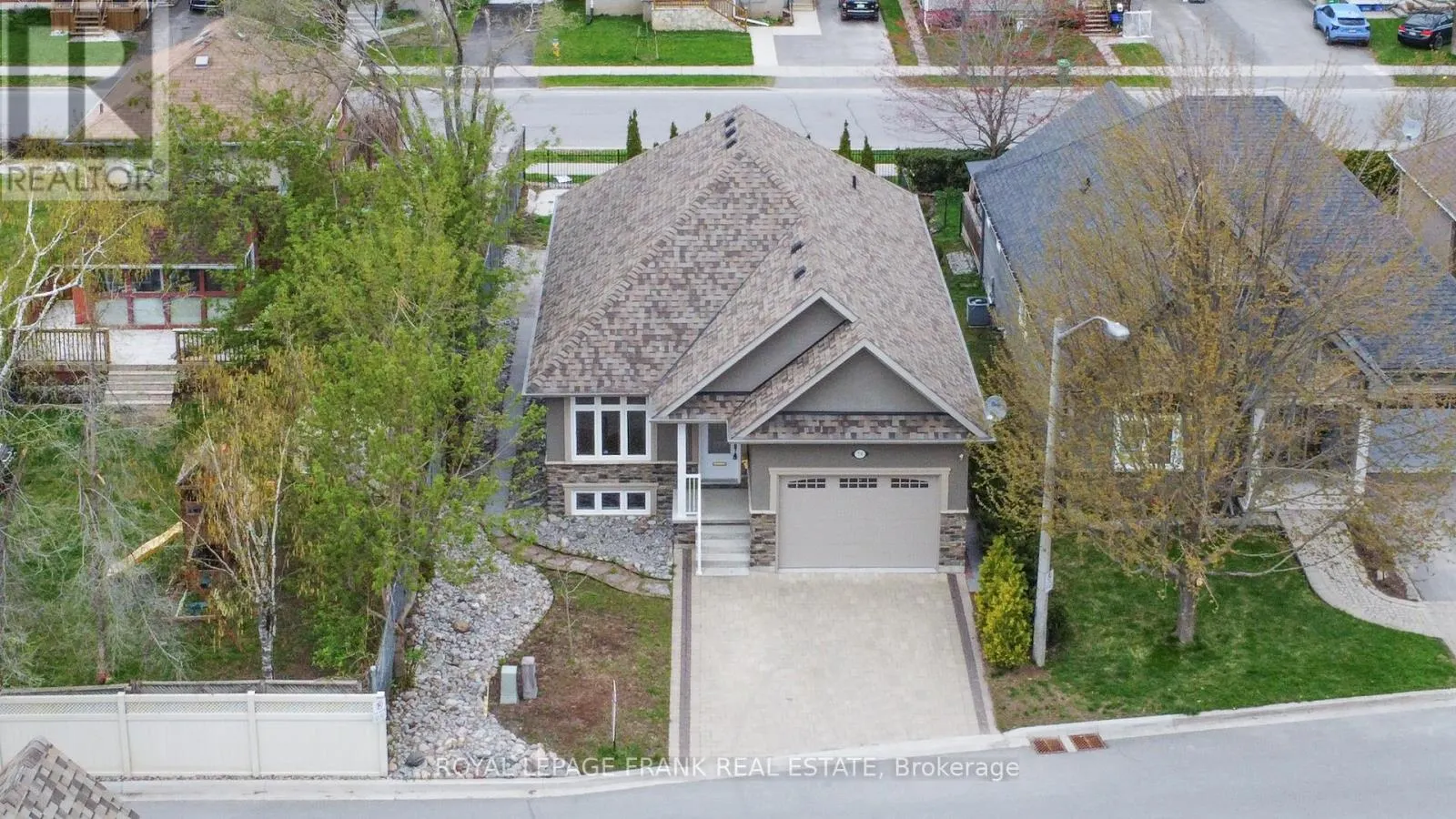 8 - 24 BRINTON DRIVE, #8