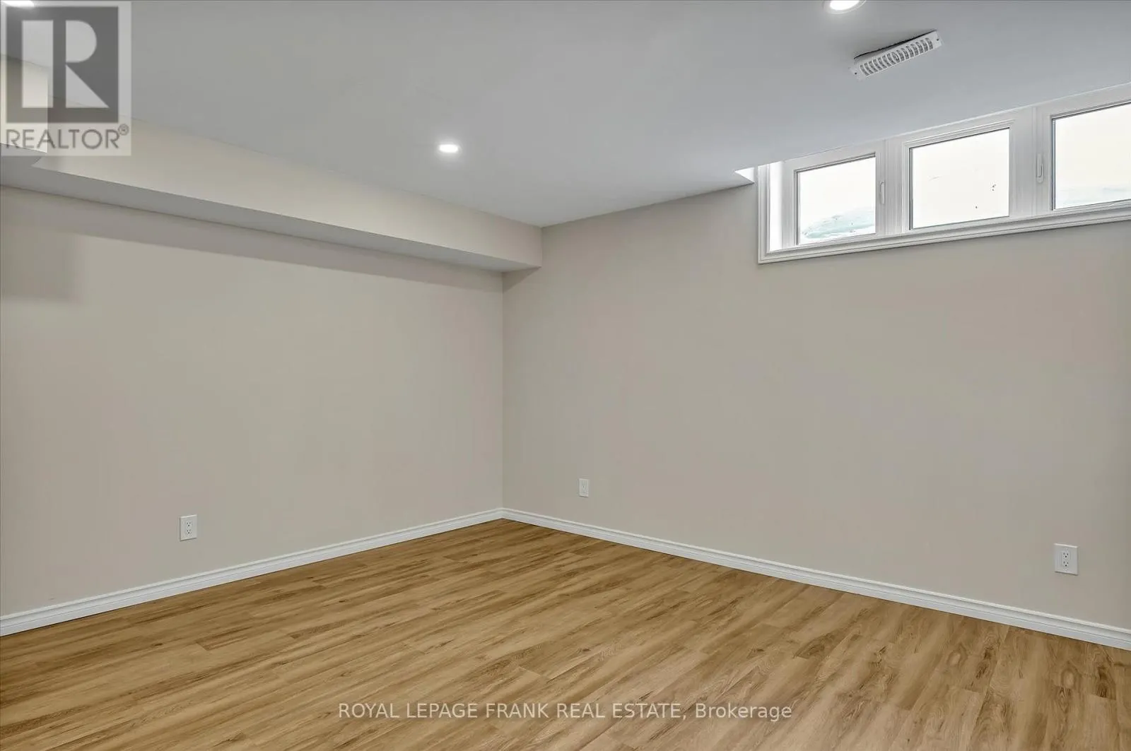 8 - 24 BRINTON DRIVE, #8