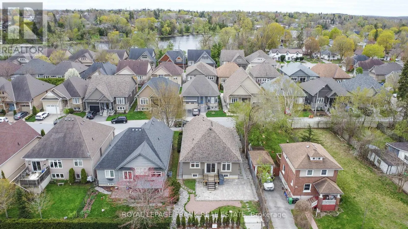 8 - 24 BRINTON DRIVE, #8