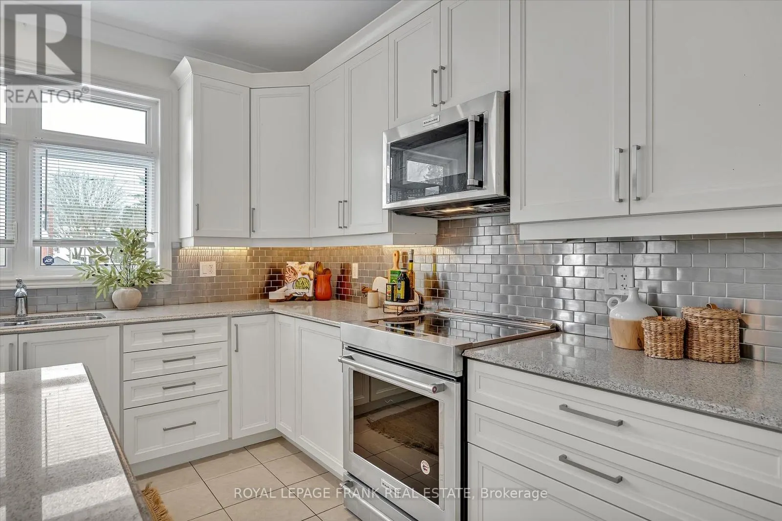 8 - 24 BRINTON DRIVE, #8