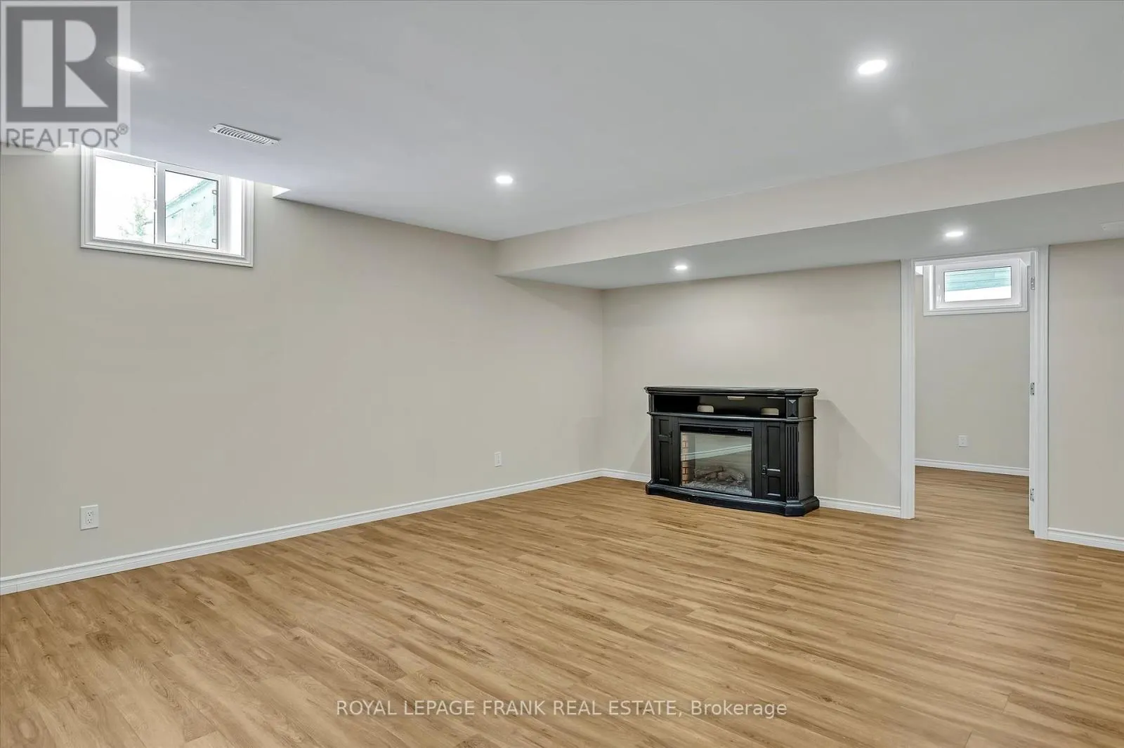 8 - 24 BRINTON DRIVE, #8