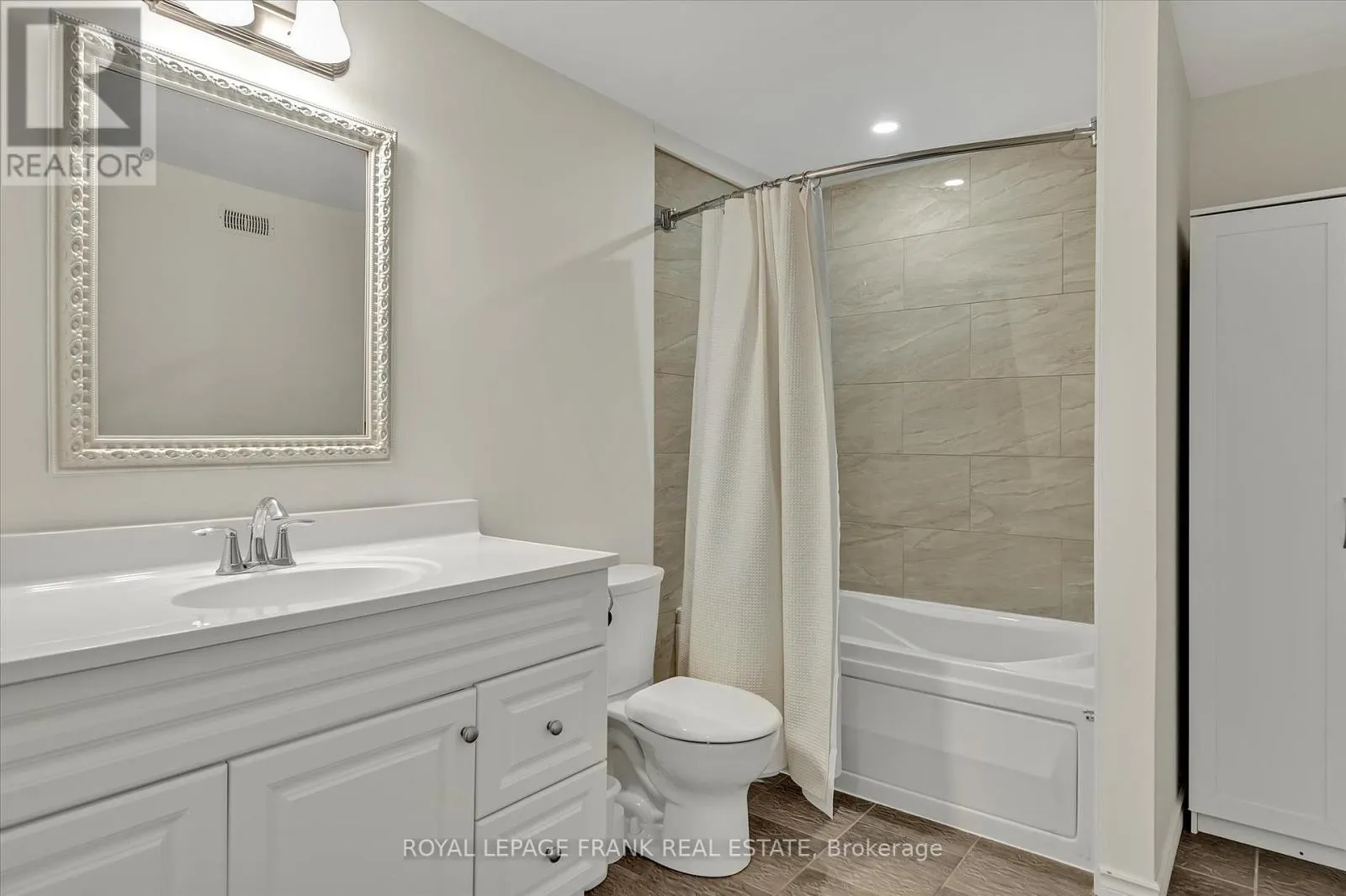 8 - 24 BRINTON DRIVE, #8