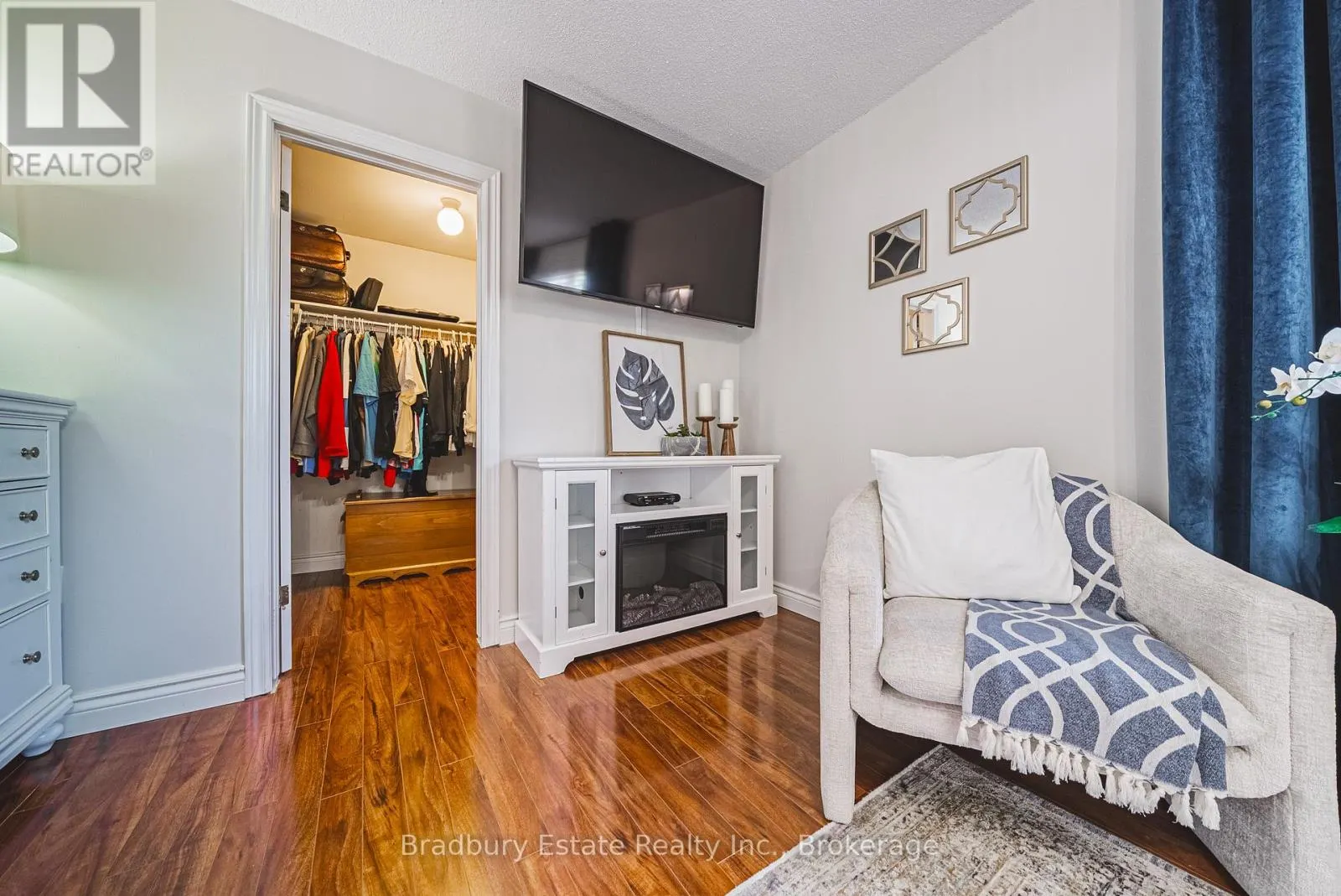 176 HIGHLAND ROAD W