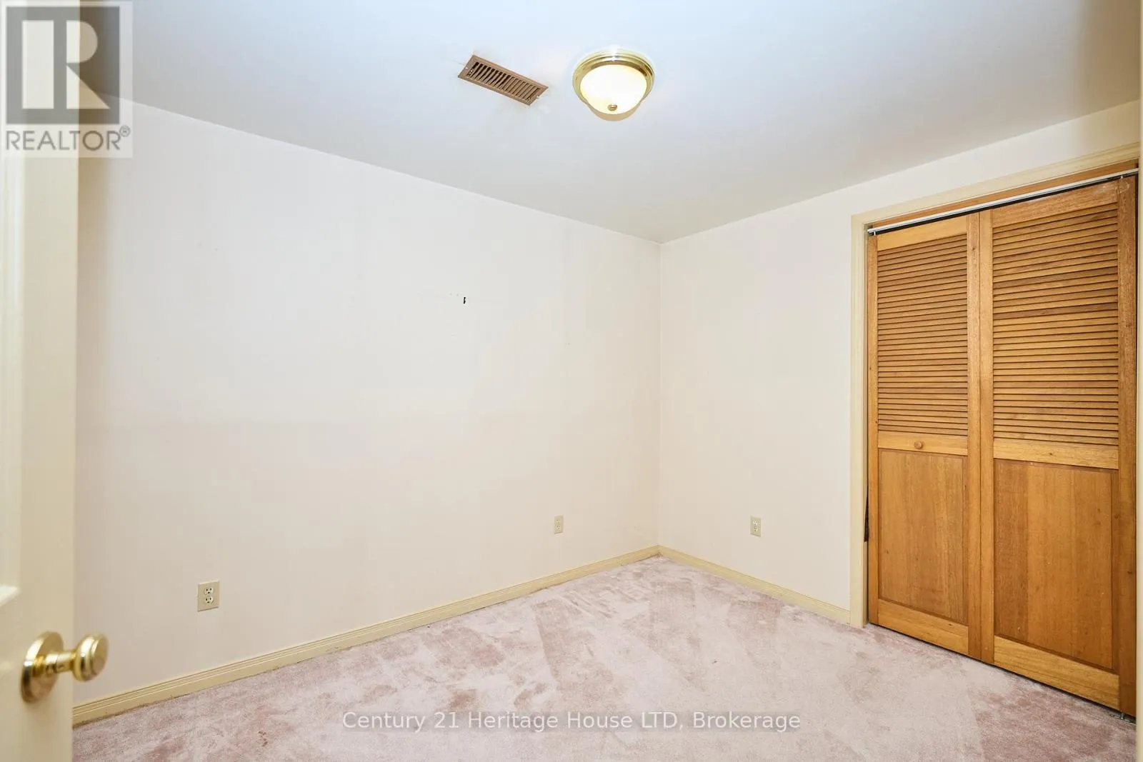 466 BELLEAIR BOULEVARD