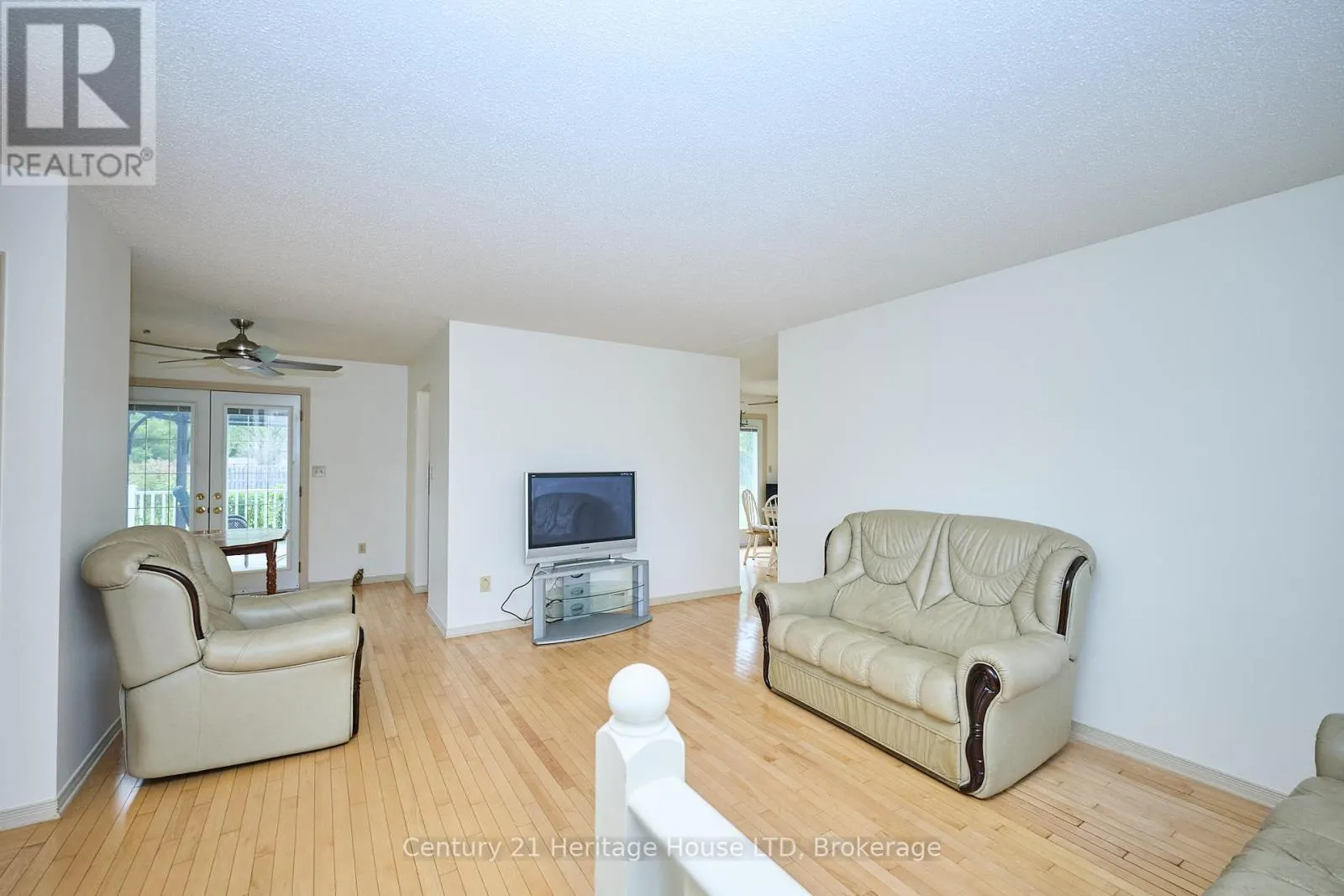 466 BELLEAIR BOULEVARD