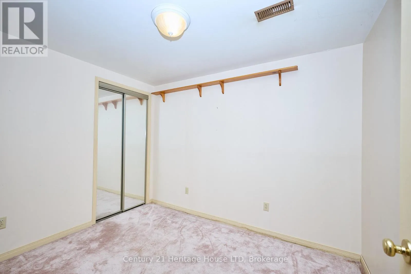 466 BELLEAIR BOULEVARD