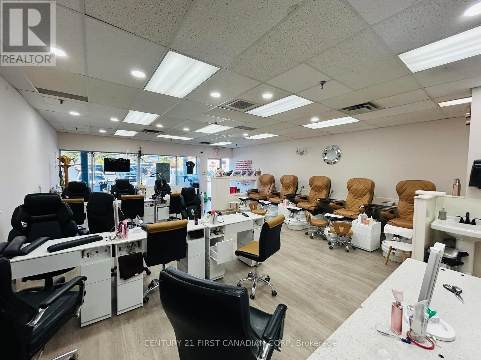 3 - 11 BASELINE ROAD E, #3