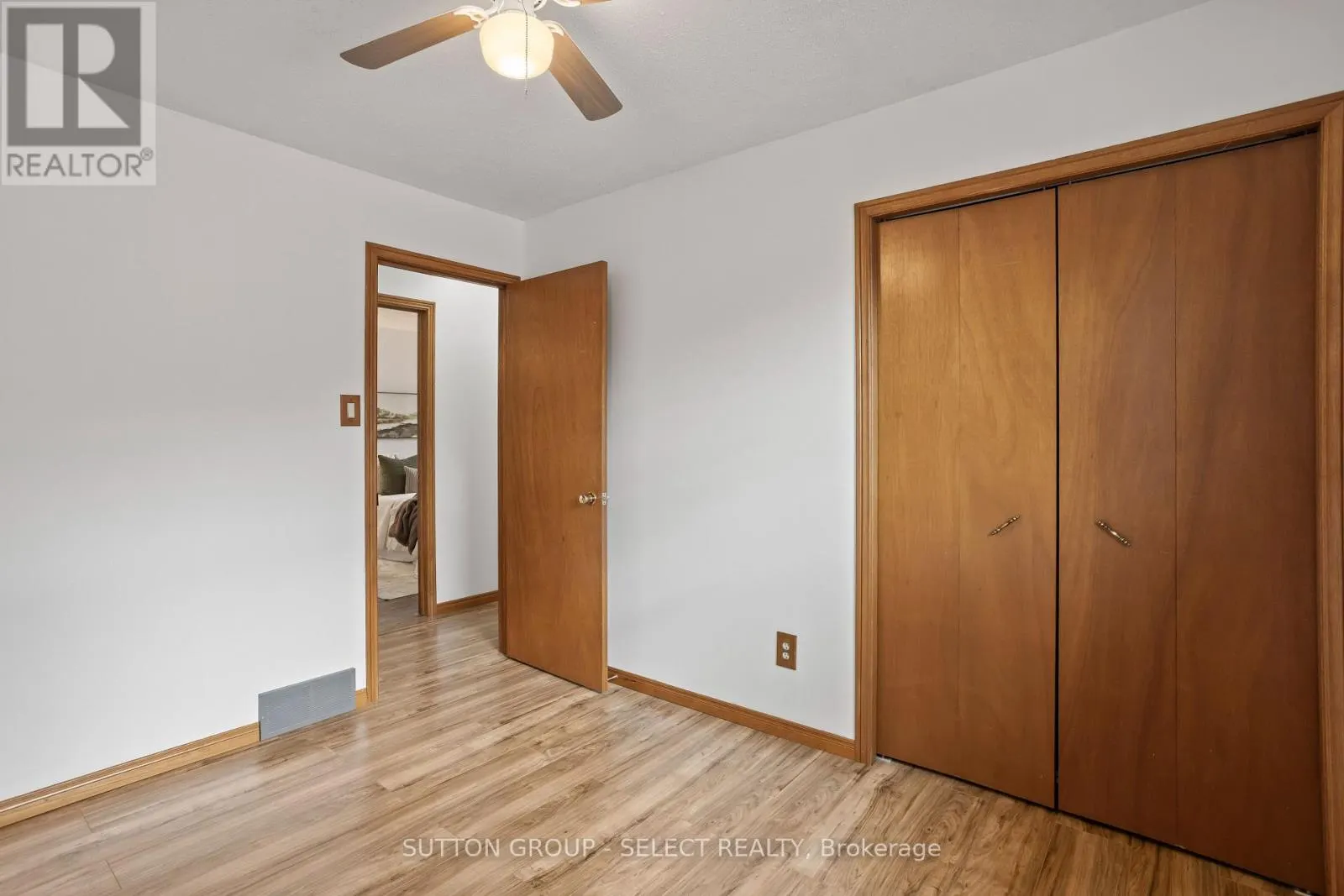 1615 JALNA BOULEVARD