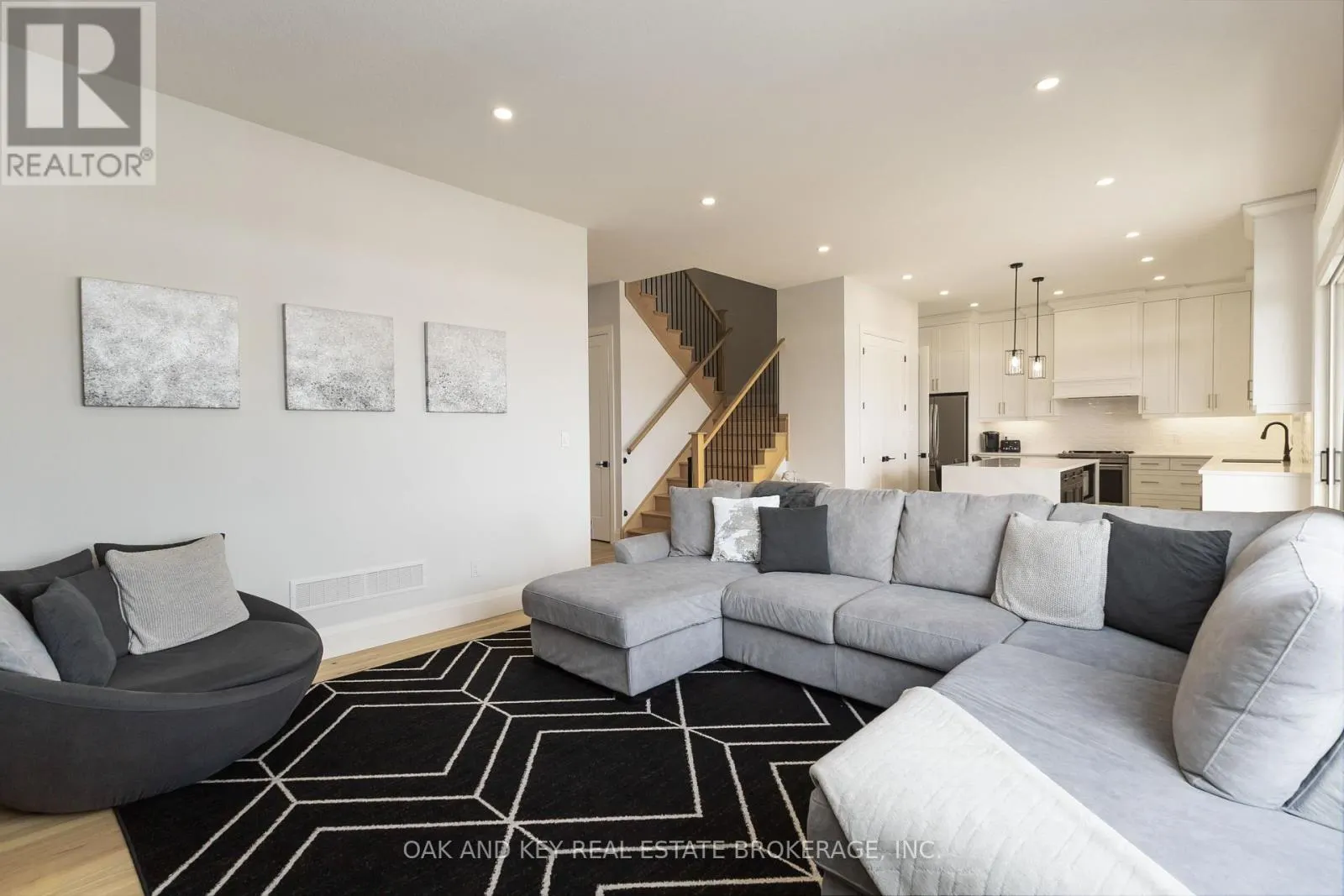 119 DAVENTRY WAY