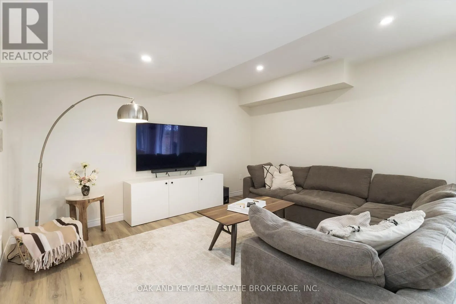 119 DAVENTRY WAY